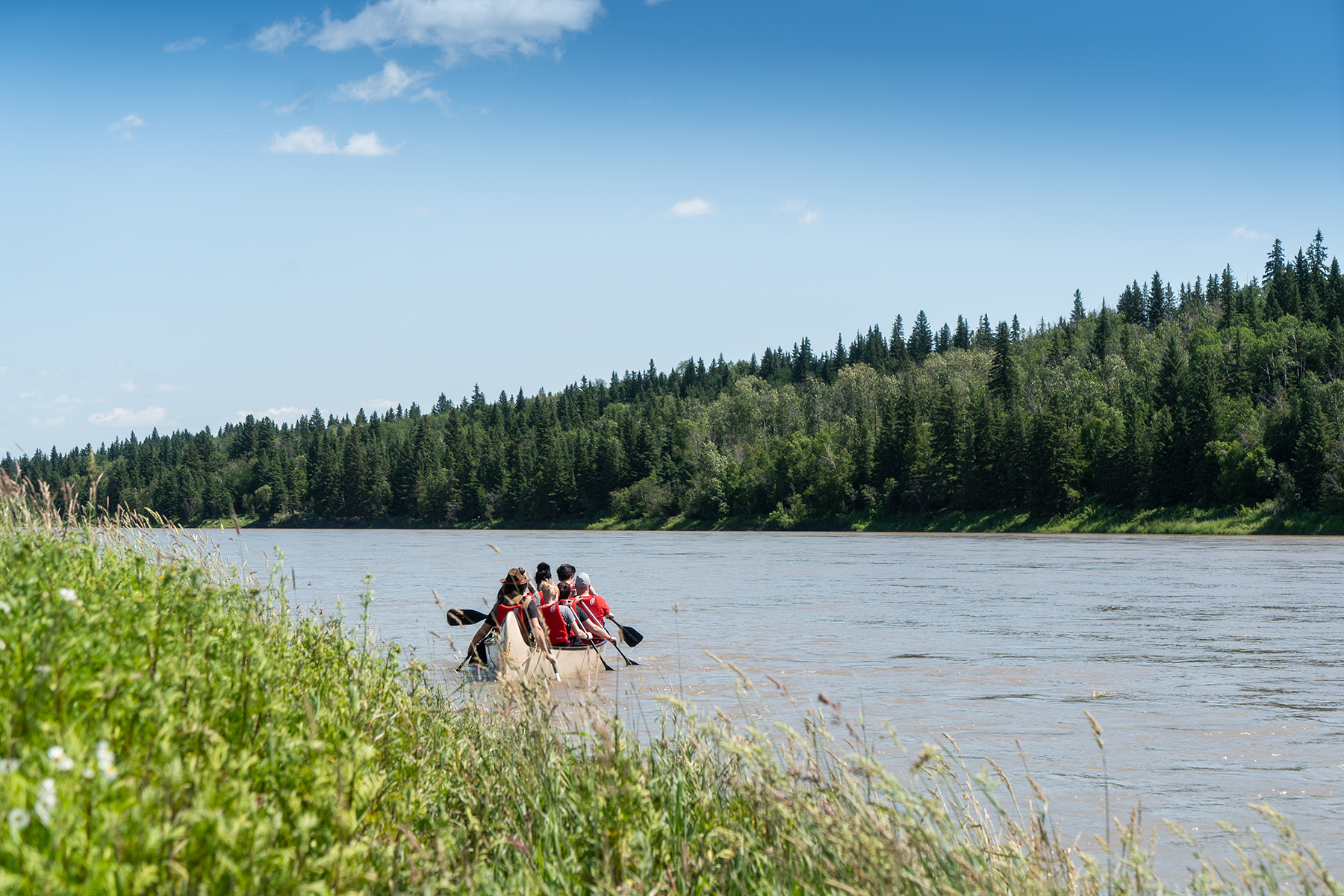 Voyageur Canoe at Métis Crossing
