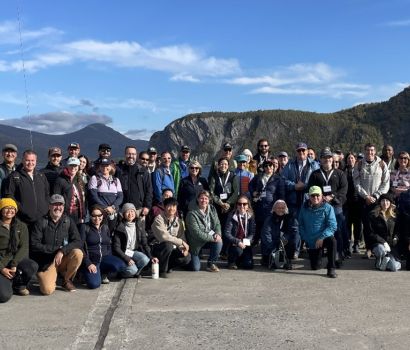 Photo de groupe sur le quai de la station marine de Bonne Bay.